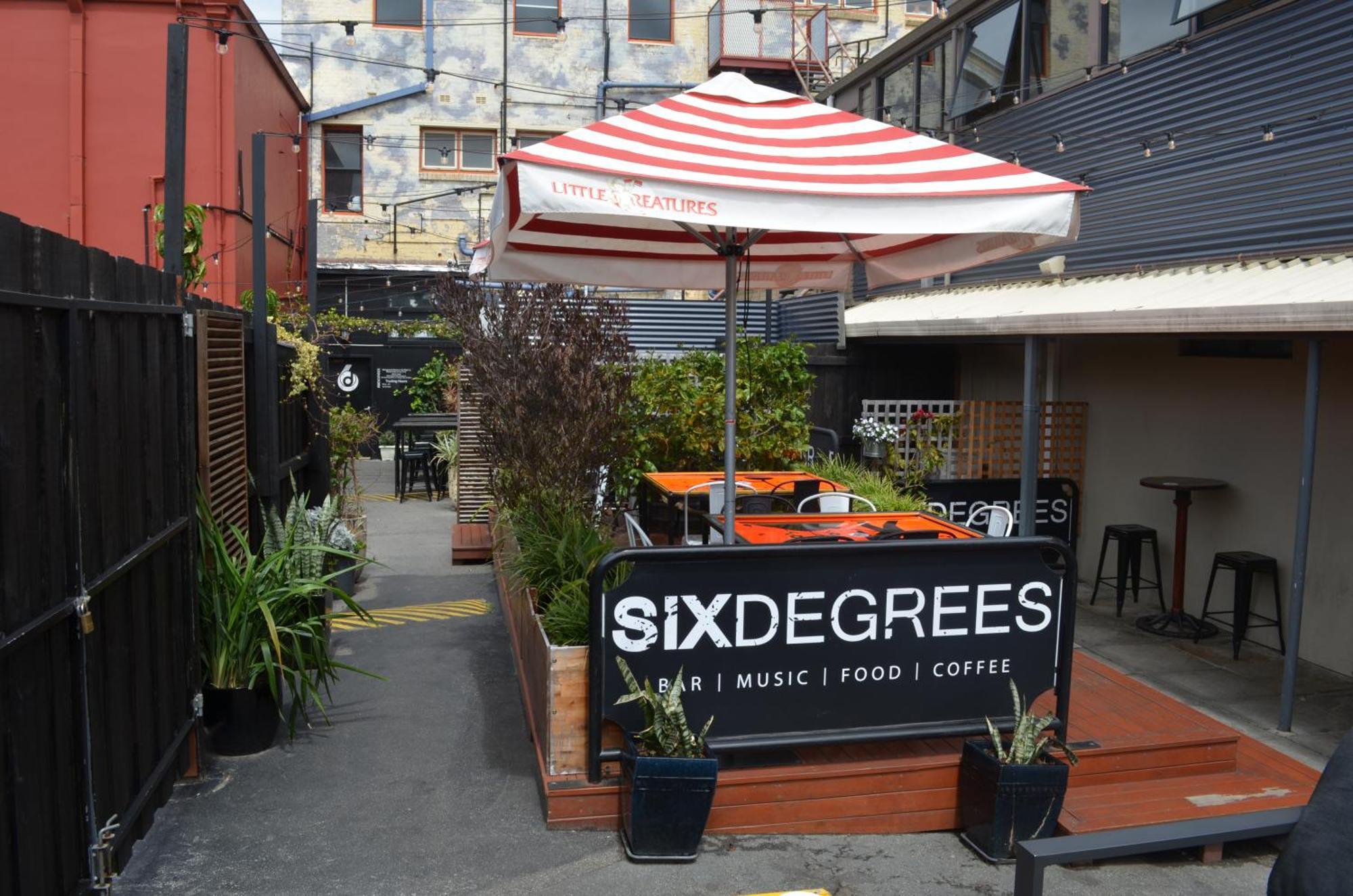 Six Degrees Boutique Hotel Олбани Экстерьер фото
