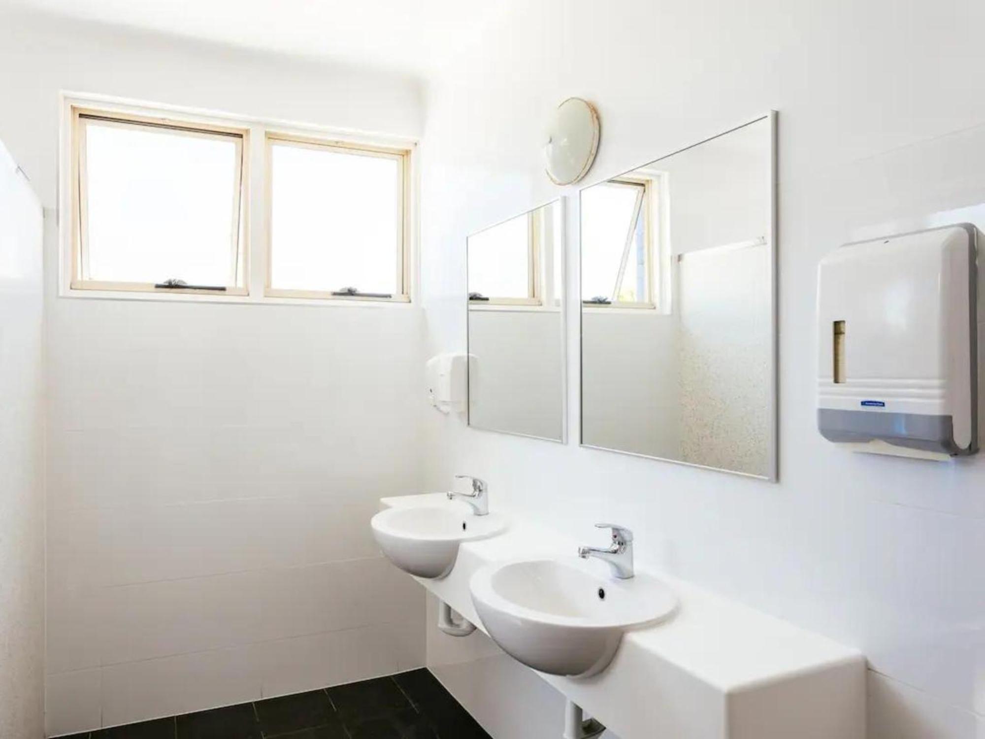 Six Degrees Boutique Hotel Олбани Номер фото