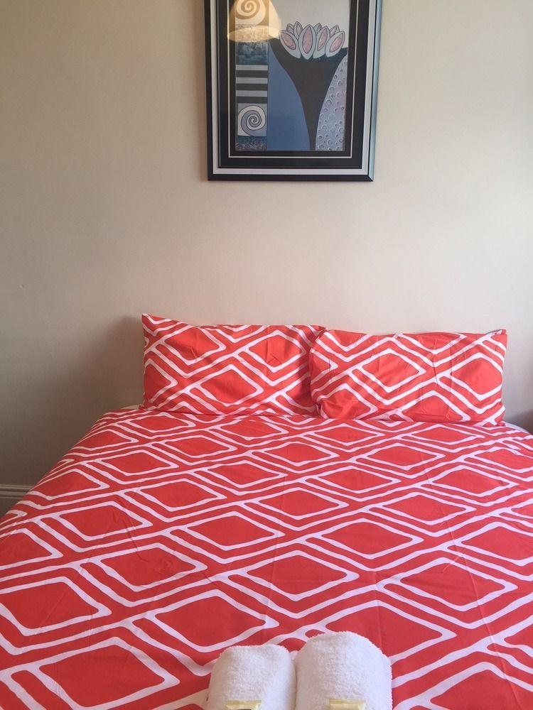 Six Degrees Boutique Hotel Олбани Экстерьер фото
