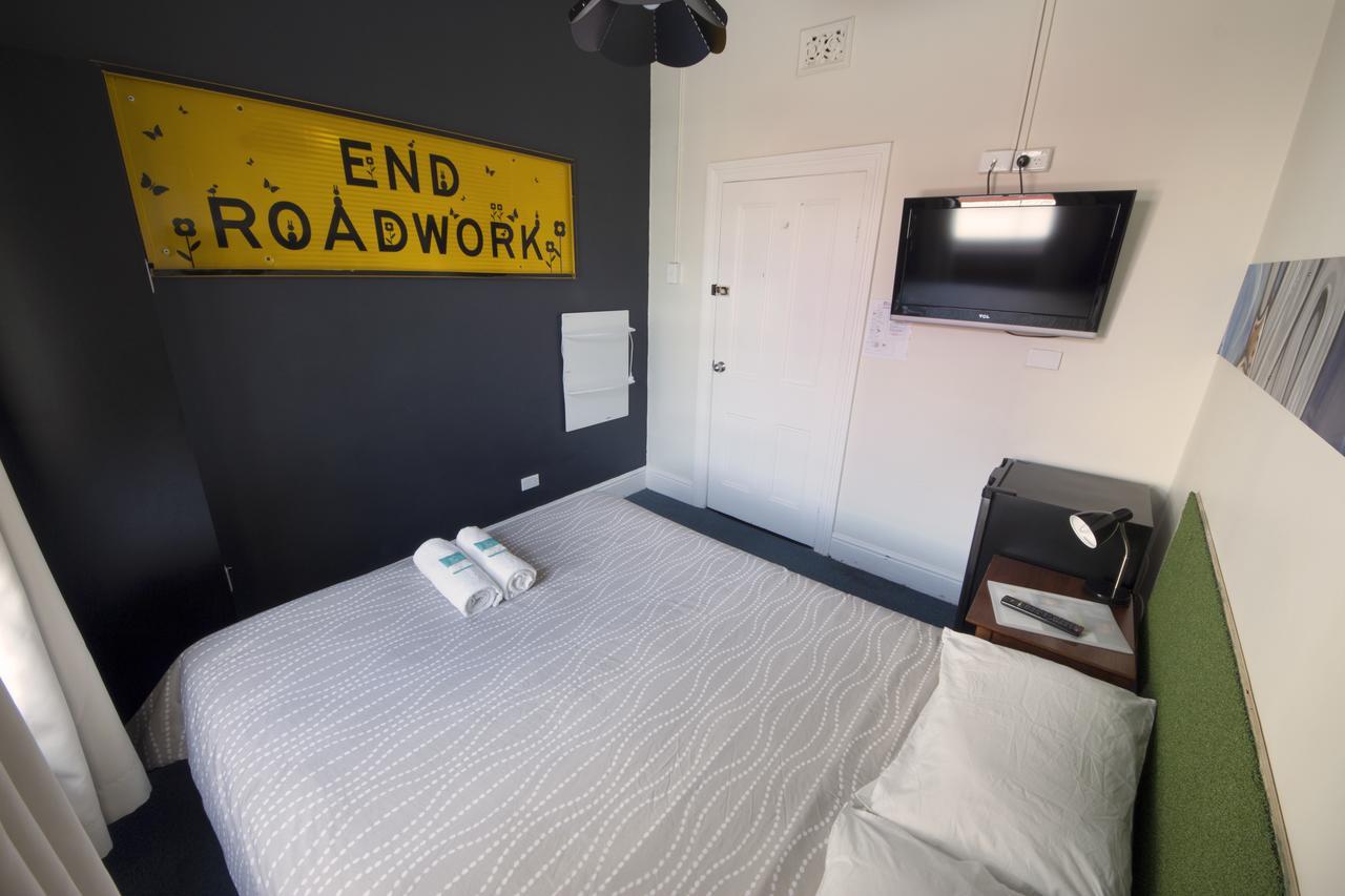 Six Degrees Boutique Hotel Олбани Экстерьер фото